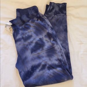 Hi-waisted tie dye joggers
